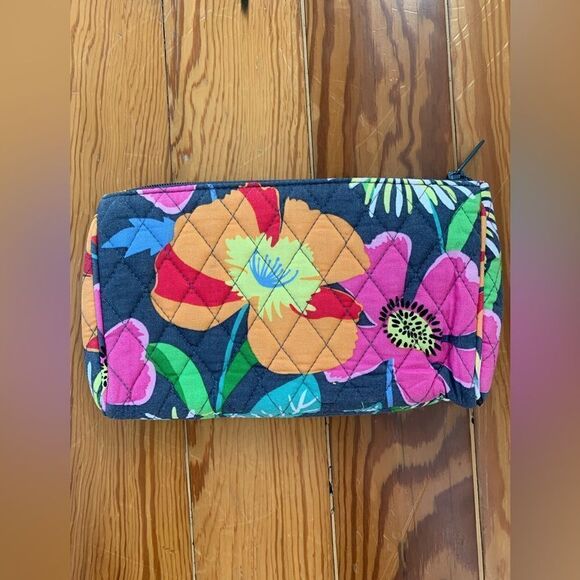 Vera Bradley Bag - Picture 2 of 7